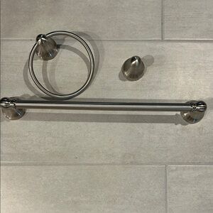 Silver Bathroom Hardware Set
